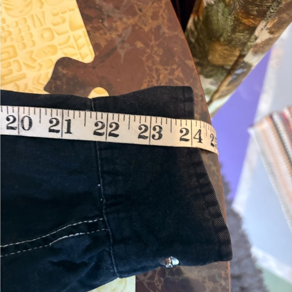 Vintage Black and White Button-Up Shirt with Blue Accents - Picture 10 of 10